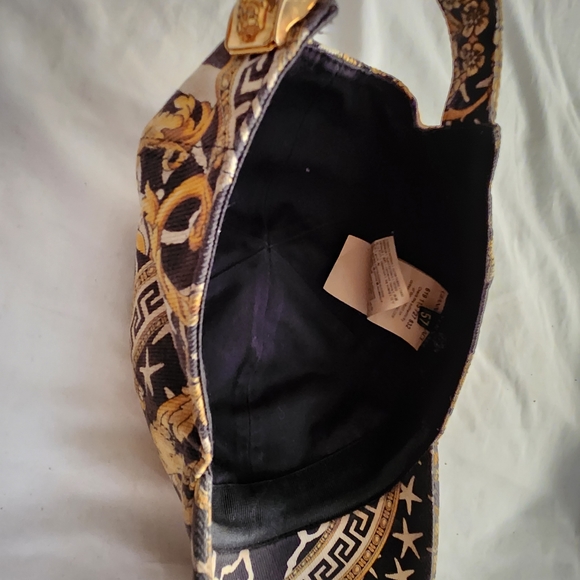 Versace hat - Picture 3 of 4